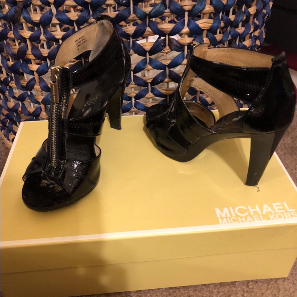 Michael Kors Berkeley T-strap heels